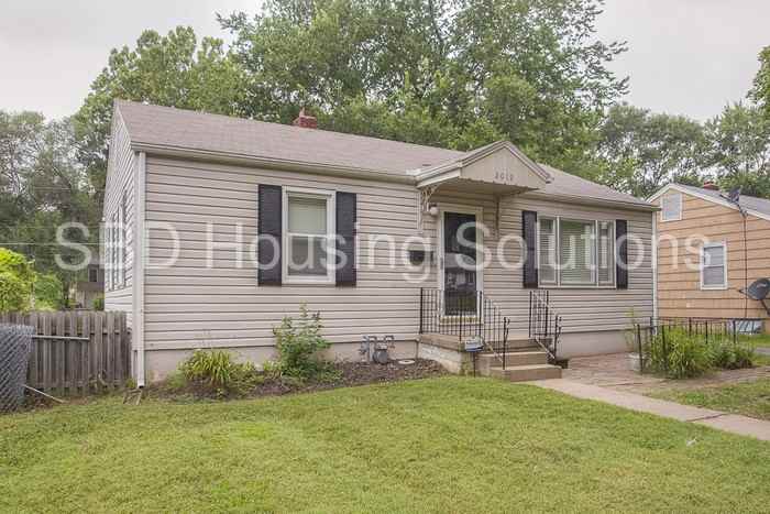 2012 S Northern Blvd - Photo 2 of 26