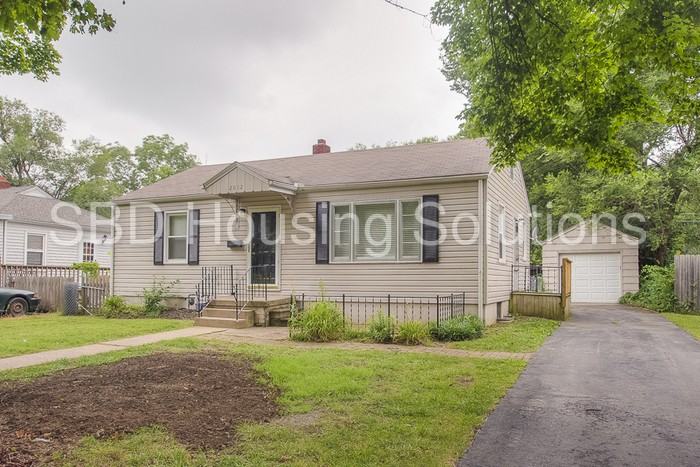 2012 S Northern Blvd - Photo 3 of 26