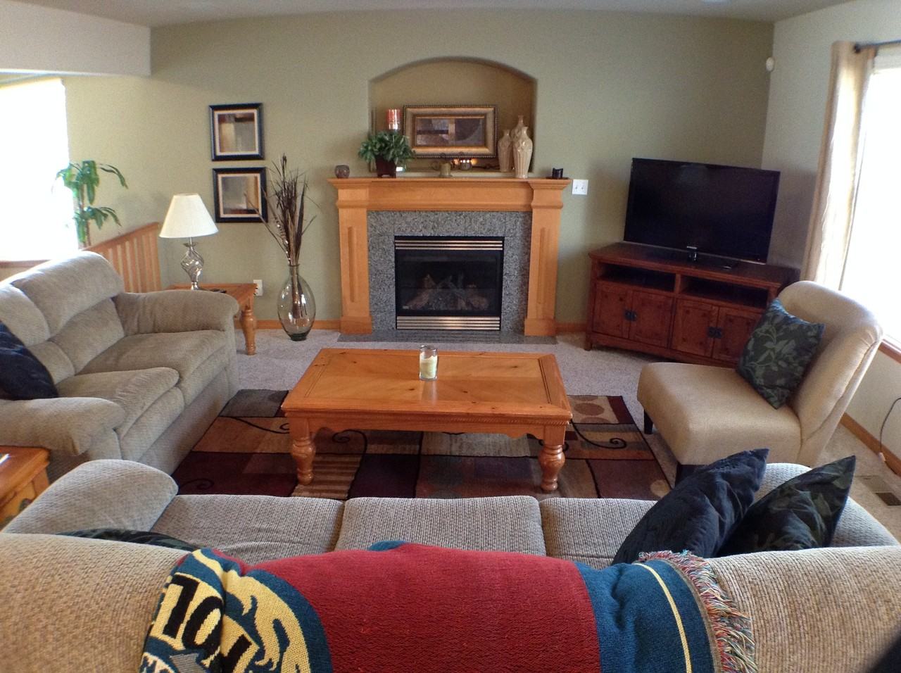 1921 124th Pl SE - Photo 3 of 14