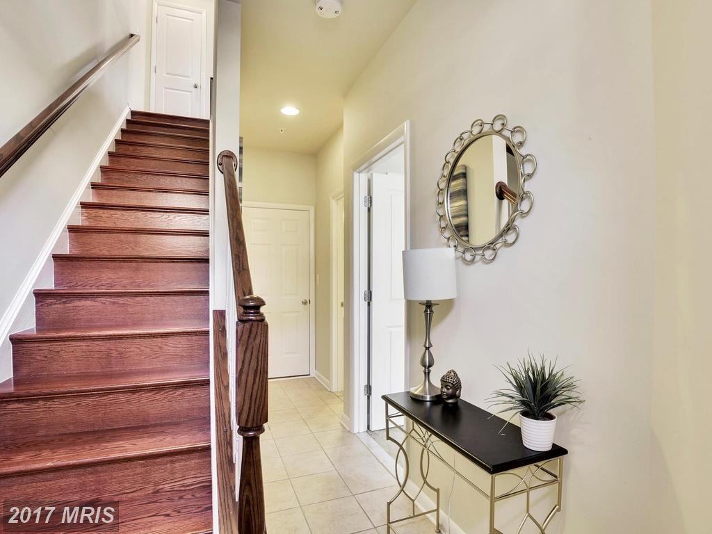 252 Hemingway Dr - Photo 3 of 30