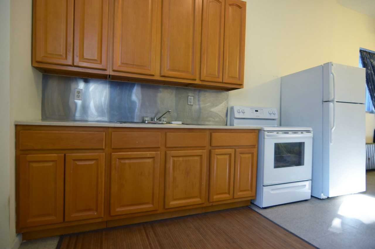 52-3 35th St #1 - Photo 2 of 8