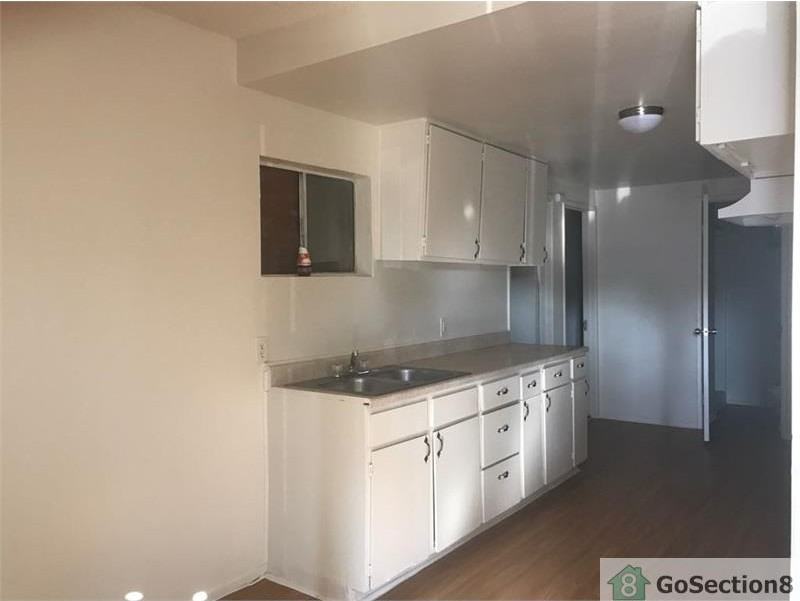 8085 Pine St - Photo 3 of 7