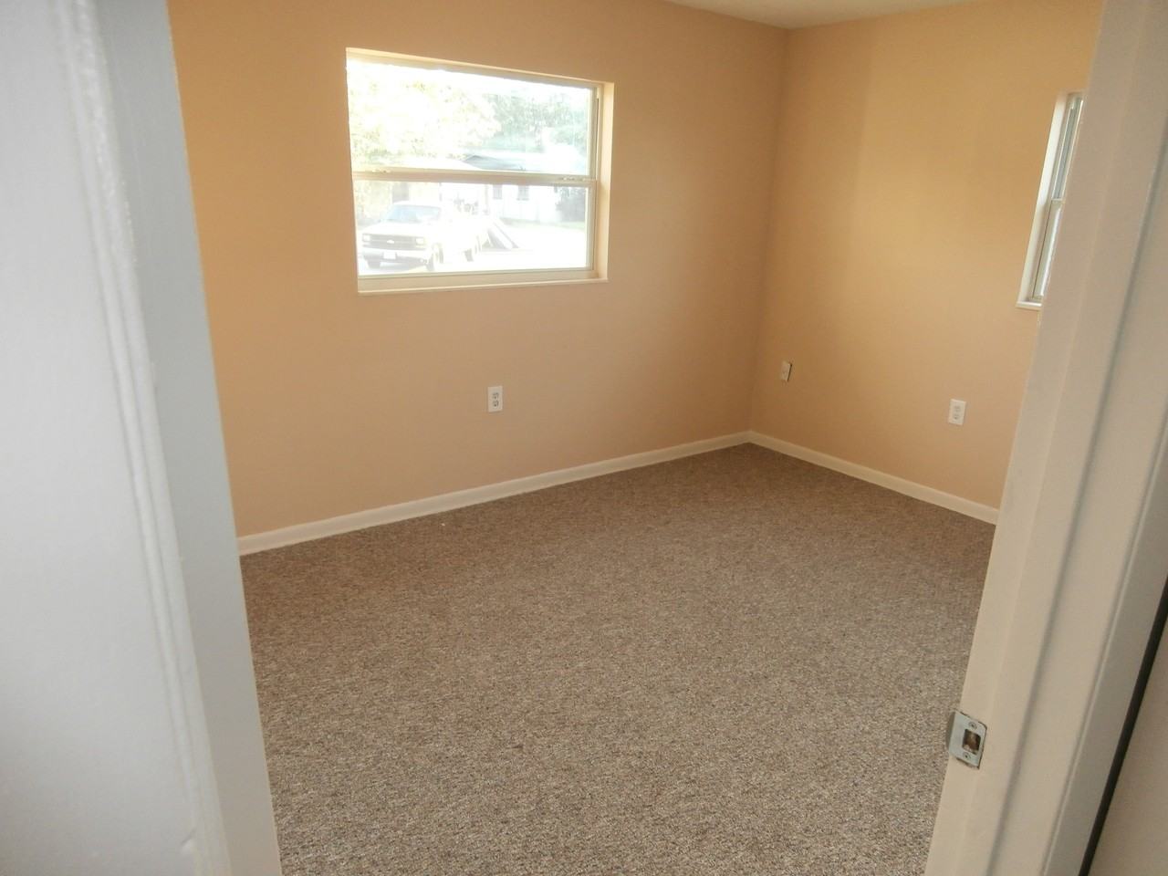 4225 Clarinda St - Photo 3 of 12