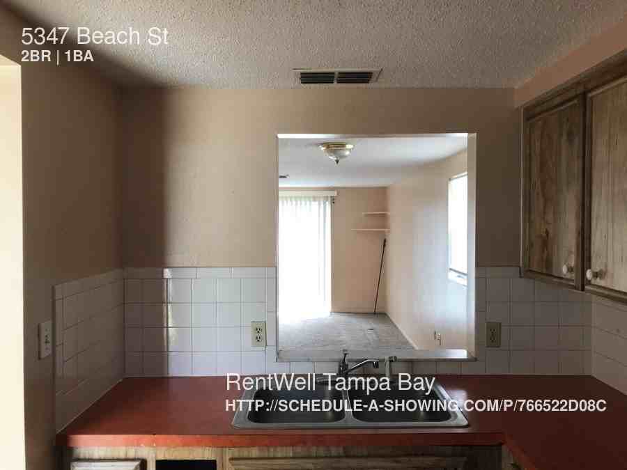 5347 Beach St - Photo 2 of 12