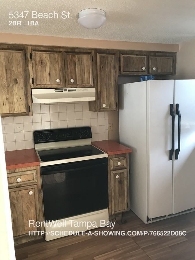 5347 Beach St - Photo 3 of 12