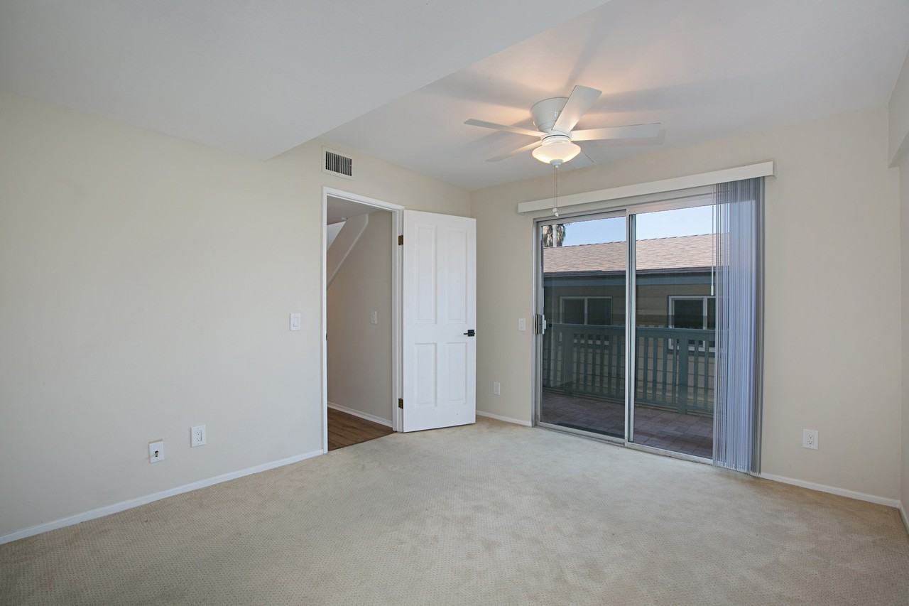 559 4th St - Photo 3 of 27