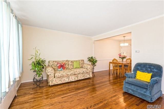 157 E Hudson St - Photo 3 of 17