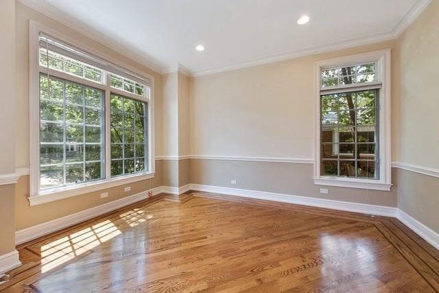 481 Oakdale Ave - Photo 2 of 25