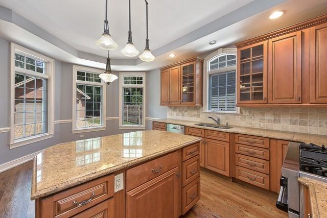 481 Oakdale Ave - Photo 3 of 25