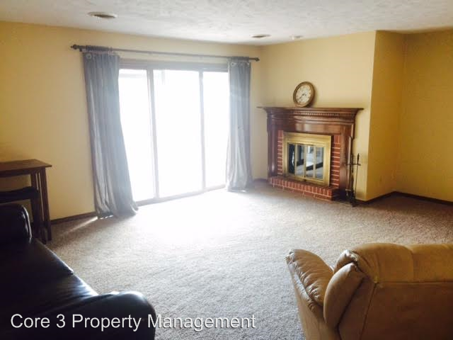 1111 E Jefferson St #10 - Photo 3 of 11