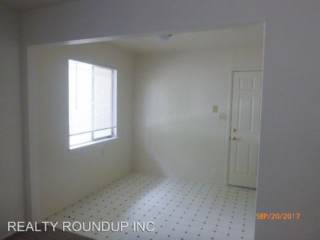 2306 Thompson Way - Photo 3 of 8