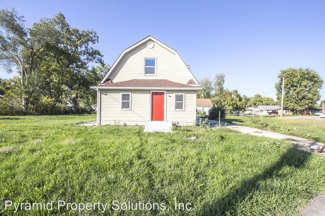 2340 Easton Blvd - Photo 3 of 22