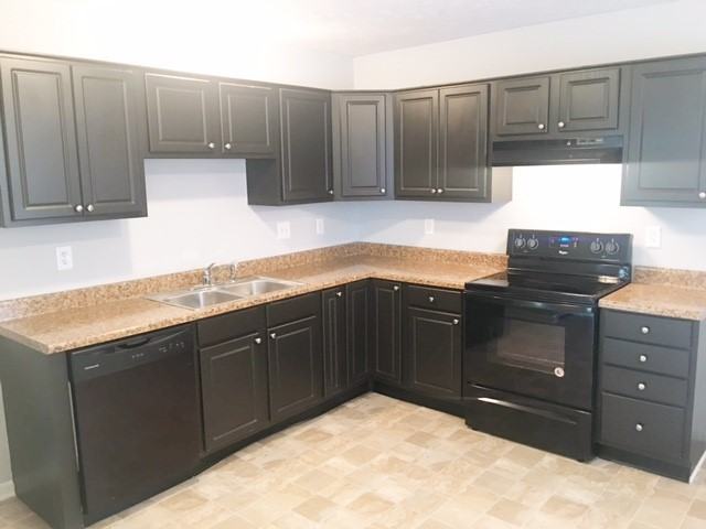 3742 Caroline Ave - Photo 2 of 10