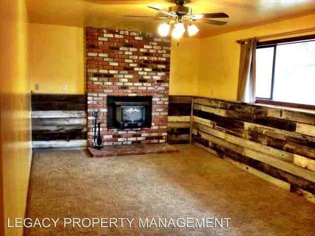 3659 NE 4th St - Photo 3 of 14