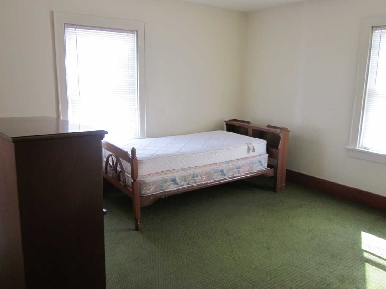 671 Washington St - Photo 3 of 22