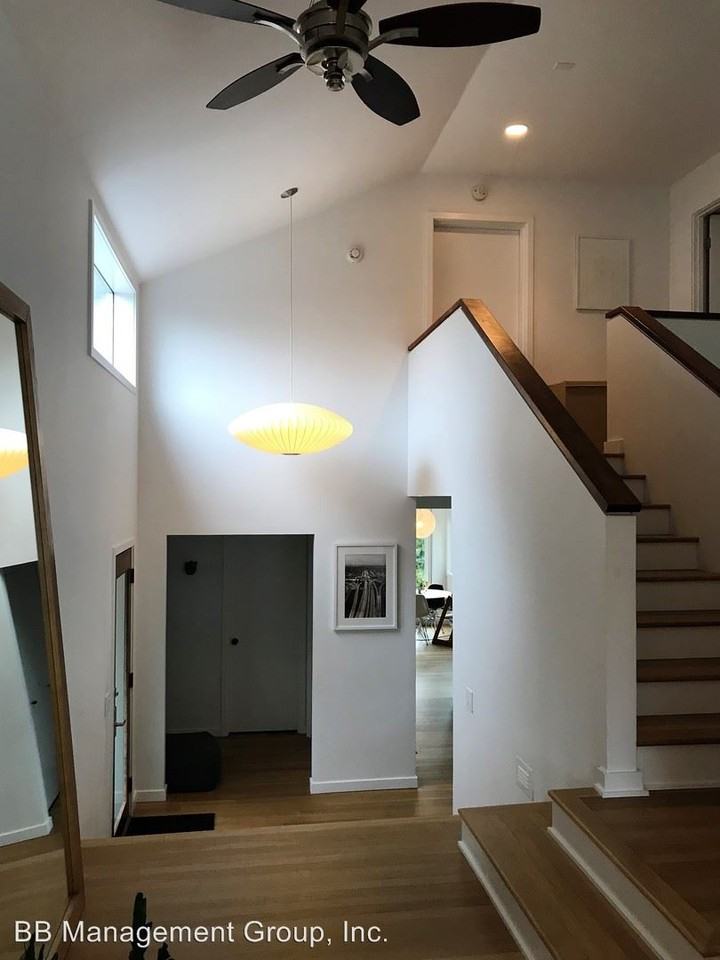 2915 SW Canterbury Ln - Photo 2 of 31