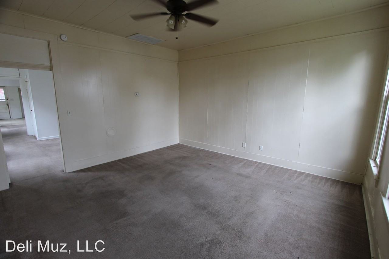 608 N 12th Ave - Photo 2 of 13