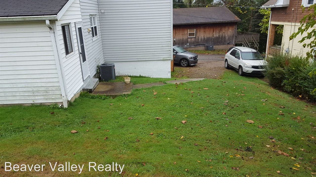 1321 3rd St - Photo 3 of 10