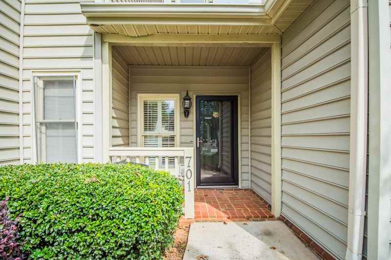 701 Bridle Path - Photo 2 of 45