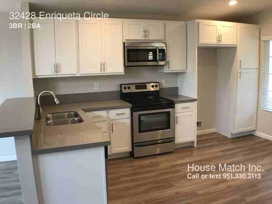 32428 Enriqueta Cir - Photo 2 of 20