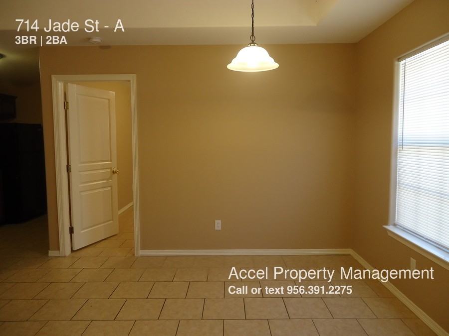 714 Jade St #A - Photo 3 of 10