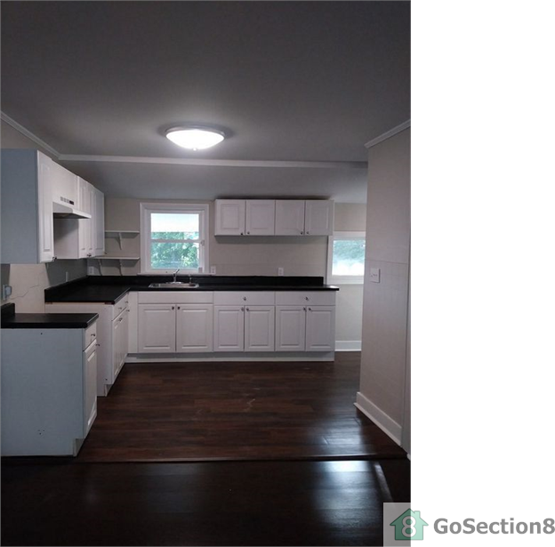 334 S 4th St - Photo 2 of 5