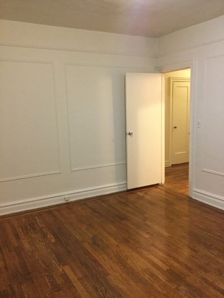 41-42 40th Street #D5 - Photo 3 of 9