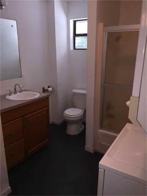 207 7th St - Photo 2 of 8