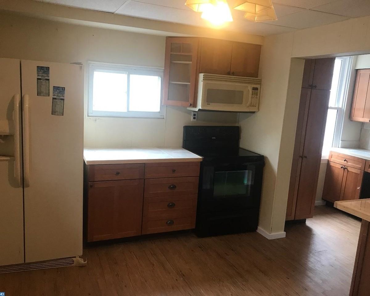 120 Clover Ave - Photo 2 of 13