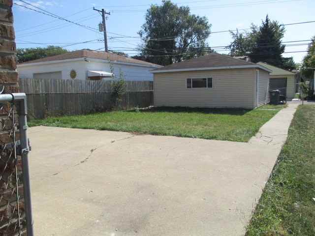 8337 44th St - Photo 2 of 26