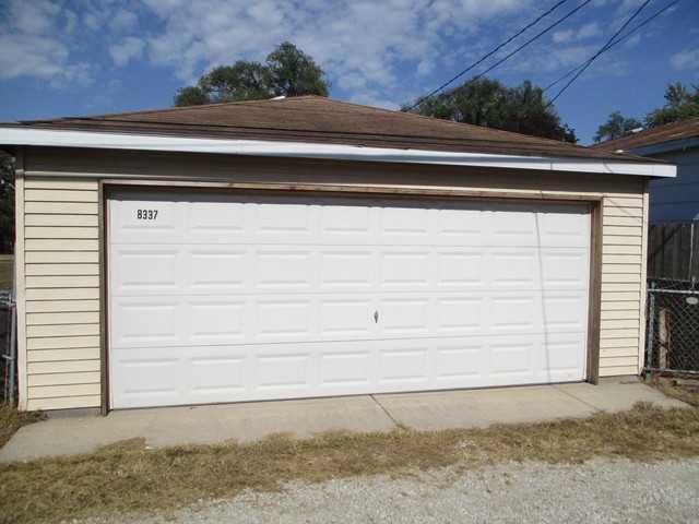 8337 44th St - Photo 3 of 26