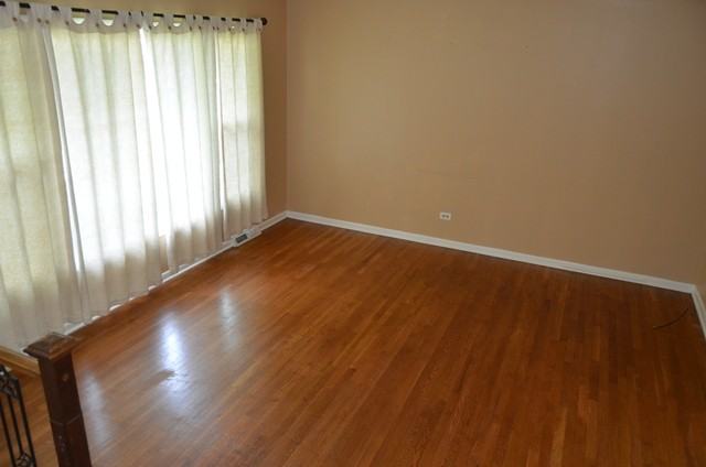 16333 66th Ave - Photo 3 of 15