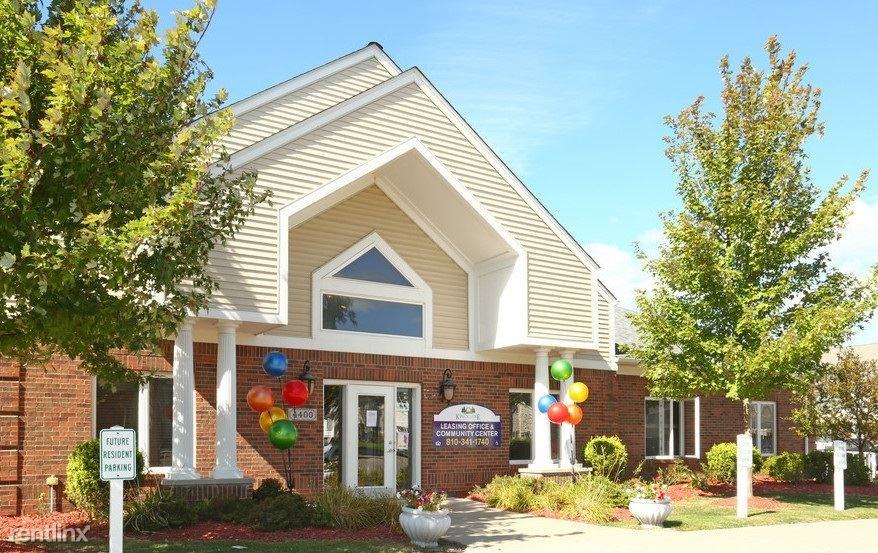 Kings Lane Apartments - Photo 3 of 40