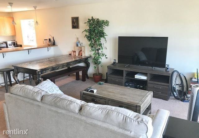 5568 Waterman Blvd - Photo 2 of 7