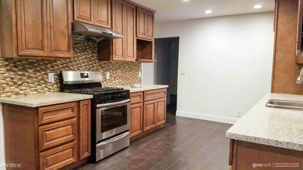141 Farnham Ct - Photo 2 of 19