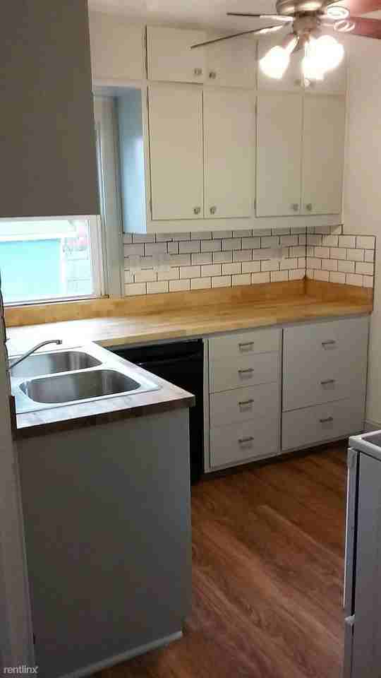 1836 Maple St - Photo 2 of 12