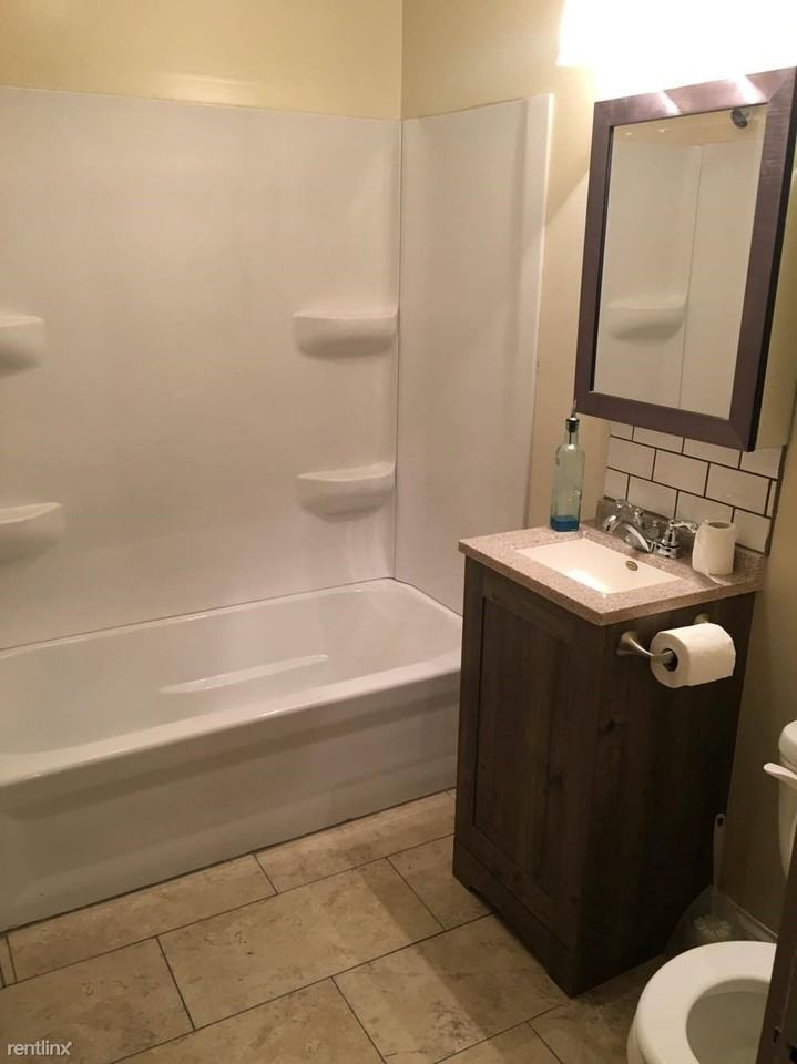 1836 Maple St - Photo 3 of 12