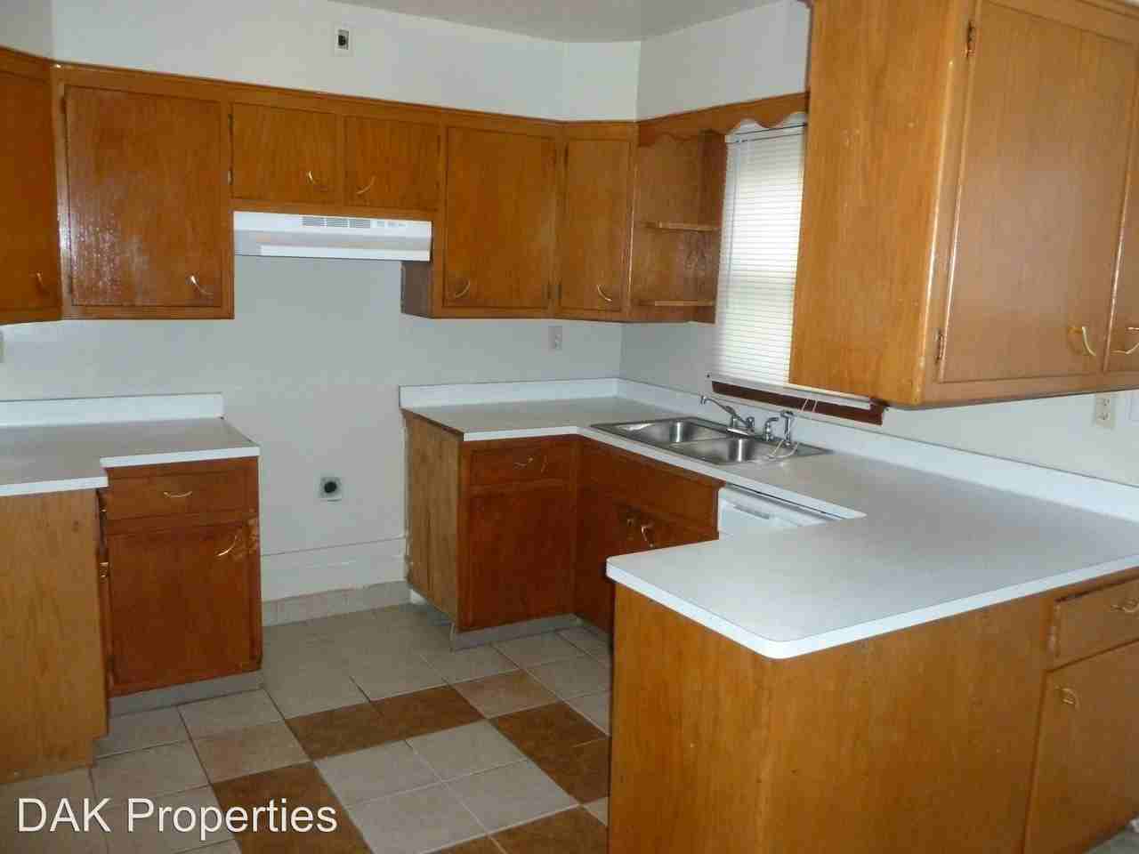 5111 N 87th St - Photo 2 of 13