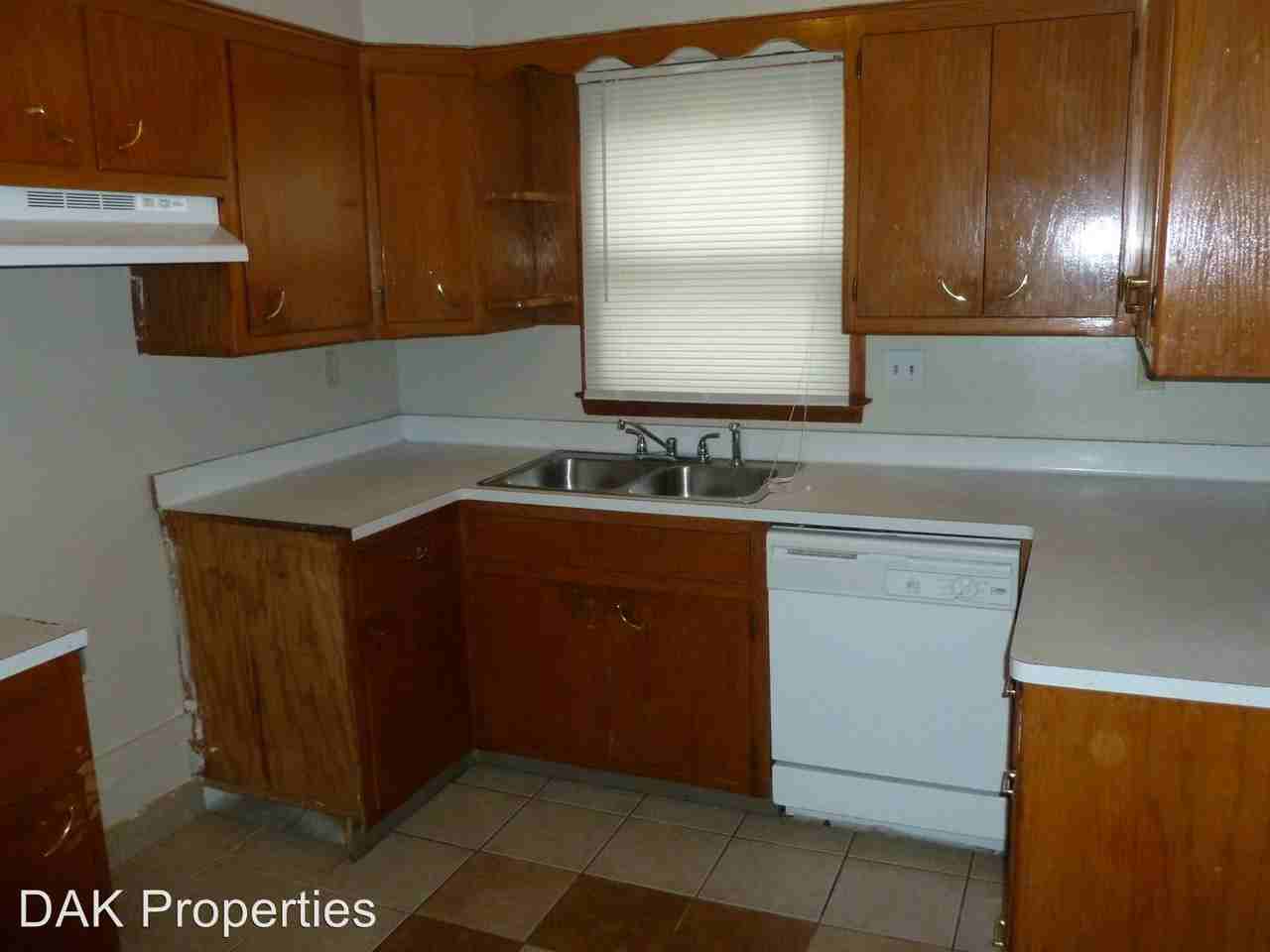 5111 N 87th St - Photo 3 of 13