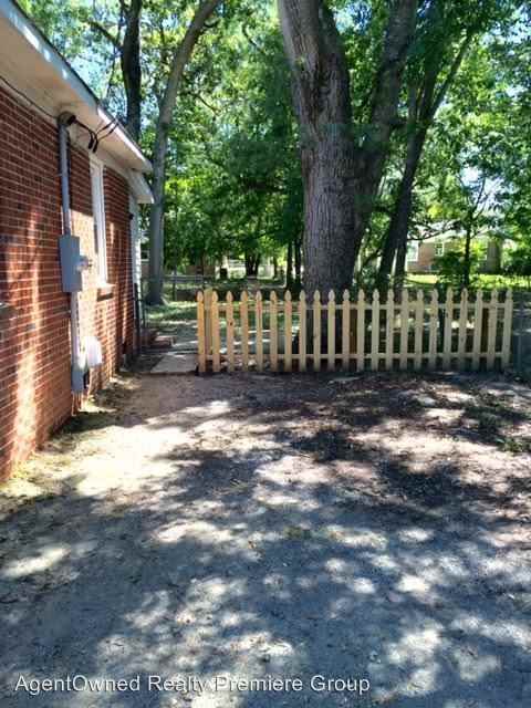 310 Annette Dr - Photo 2 of 10