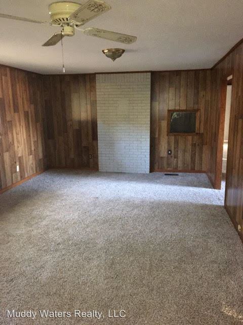 2825 Fogg Rd S - Photo 2 of 9