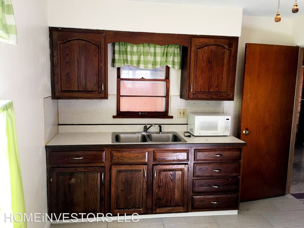 3025 Ramona Dr - Photo 3 of 6