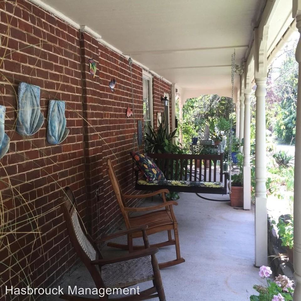 1909 E Market St - Photo 2 of 7