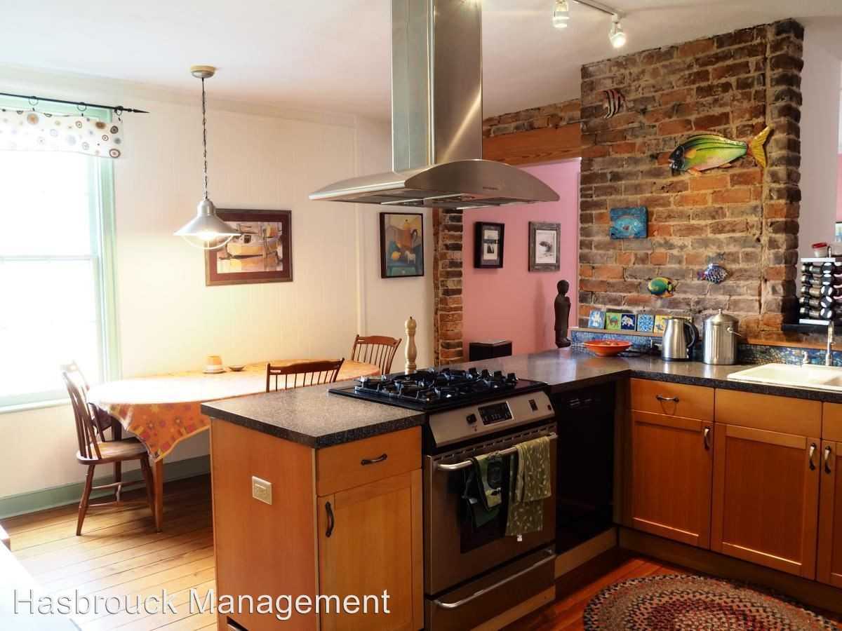 1909 E Market St - Photo 3 of 7