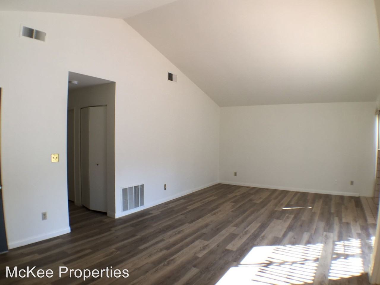 568 Nantucket Dr - Photo 3 of 14