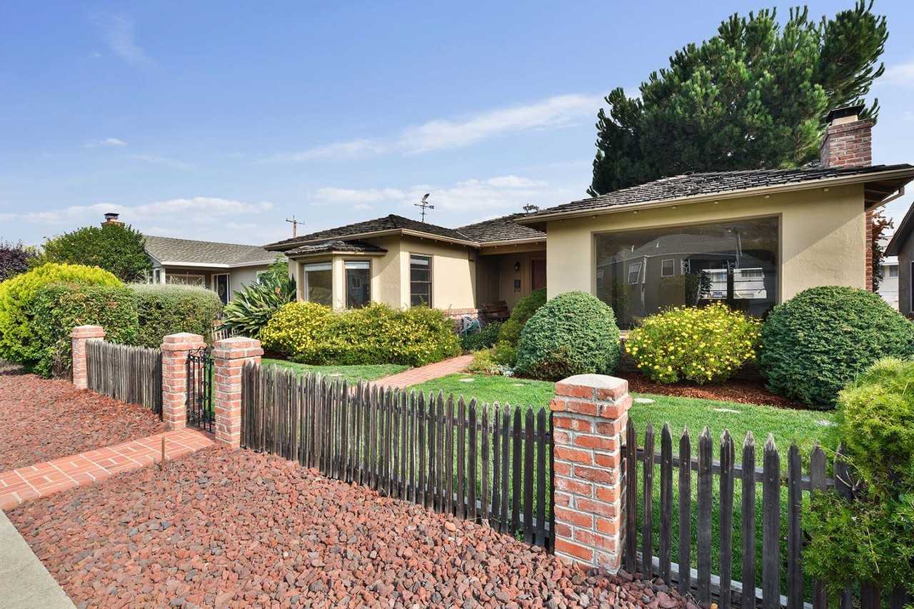 1425 5th Ave - Photo 2 of 41