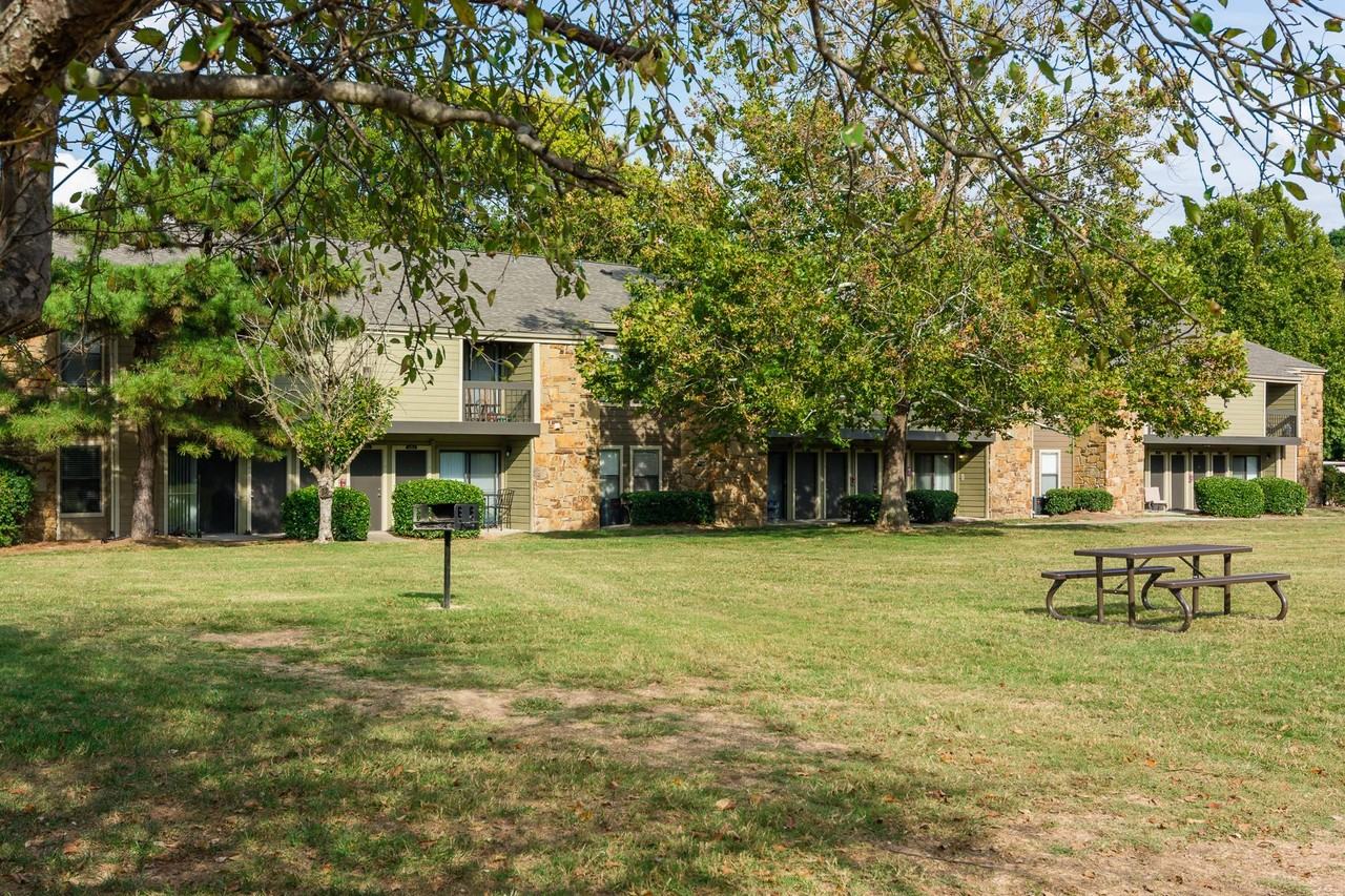 5200 Edmondson Pike - Photo 2 of 14