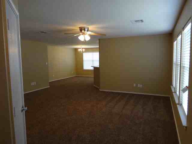 315 Outfitter Dr - Photo 2 of 11