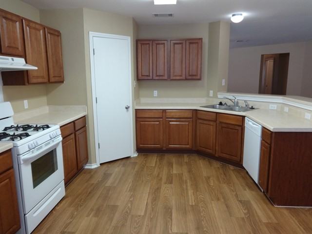 315 Outfitter Dr - Photo 3 of 11