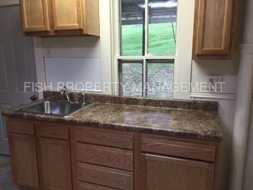 473 W 4th St - Photo 2 of 12